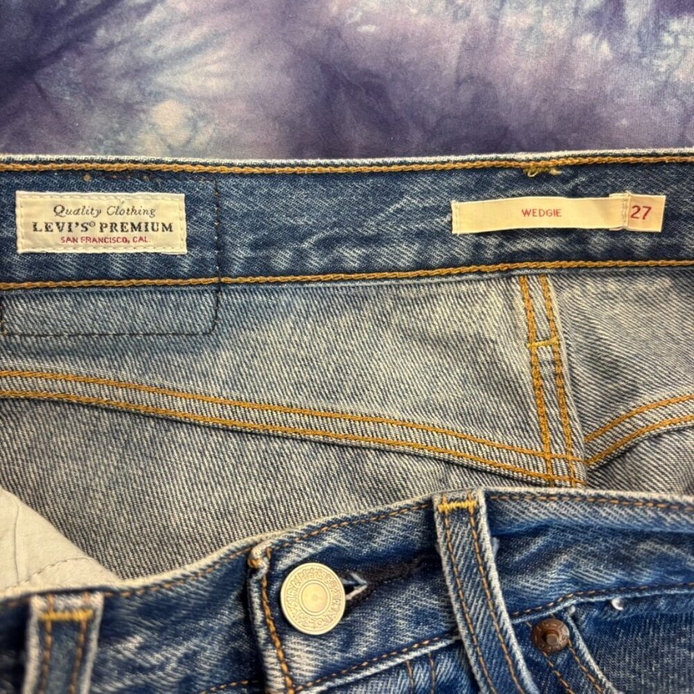 Levi's® Premium Wedgie Straight Ankle Women's Jeans. - Picture 5 of 9